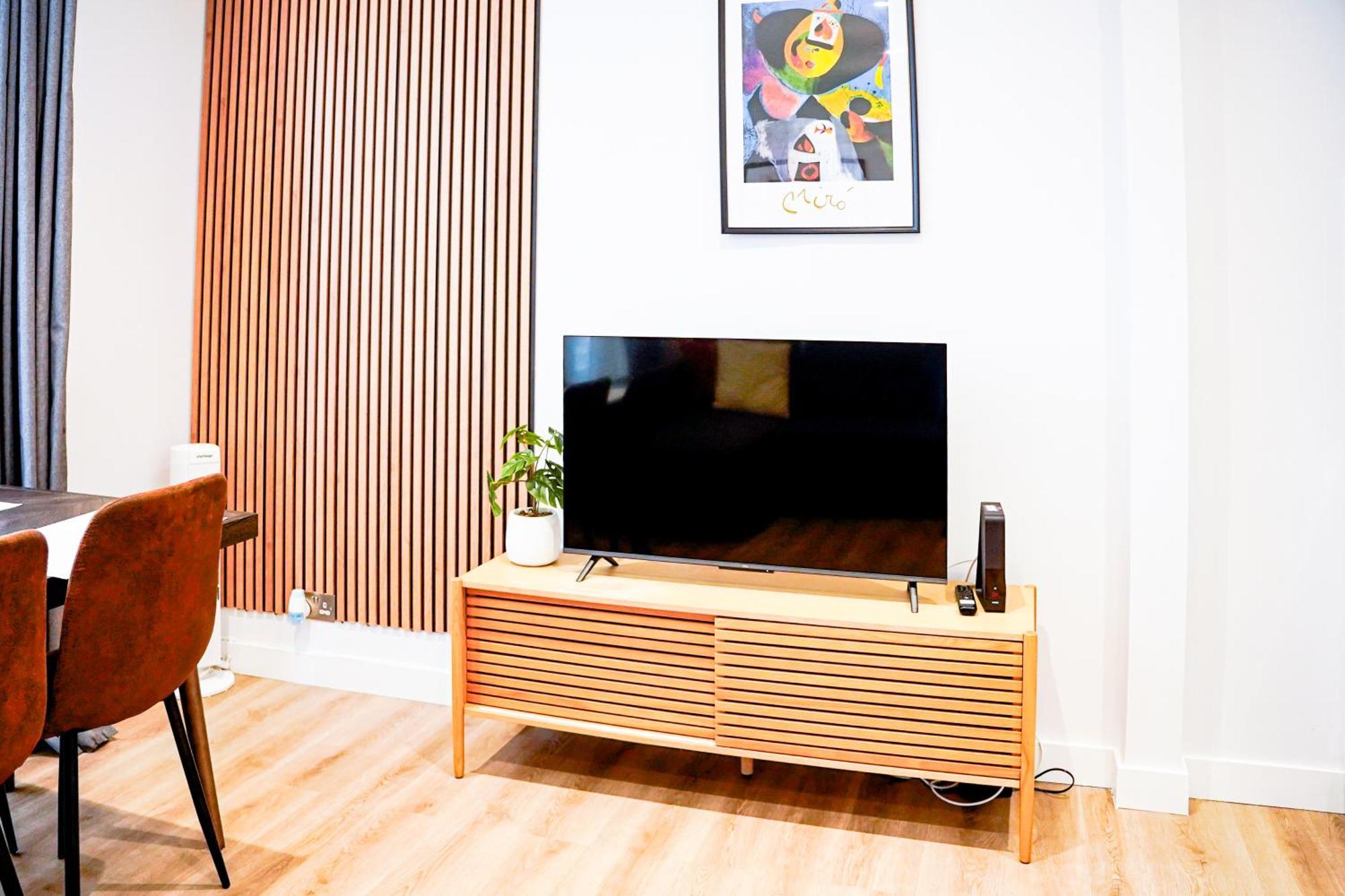 Modern 2 Bedroom Flat 20 Minutes From Oxford Street * Londra